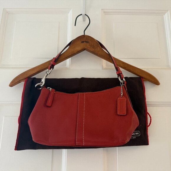 Women's Red Leather Coach Shoulder Bag - Picture 3 of 11